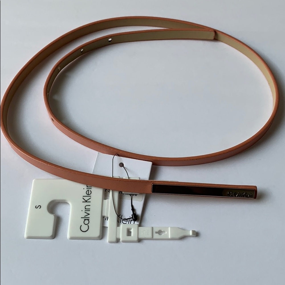 Calvin Klein Women’s Skinny belt